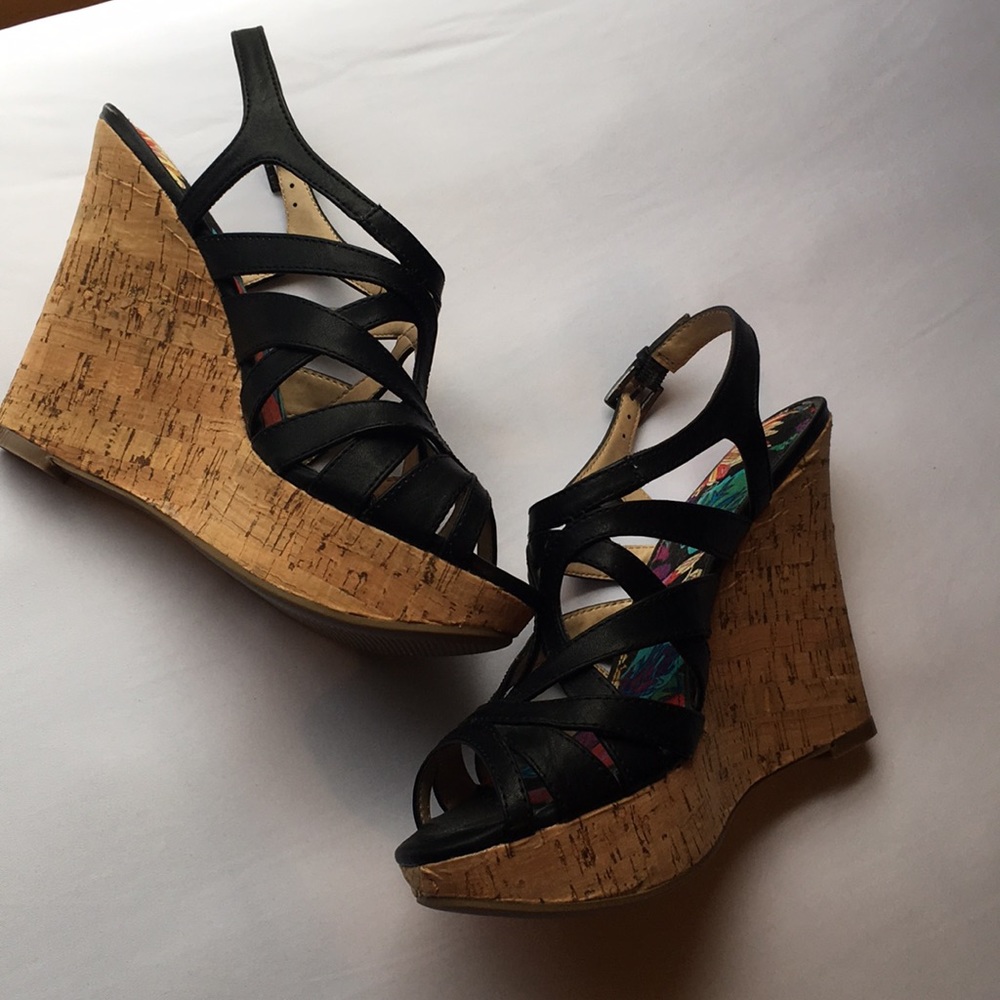 BLack cork wedges